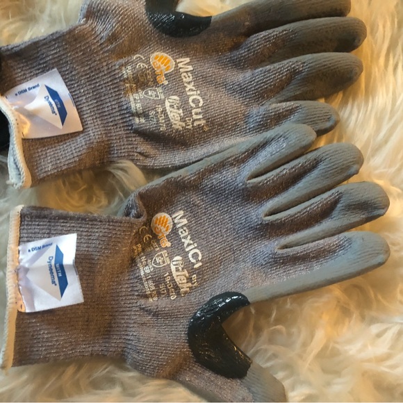 MaxiCi Utility Gloves - Picture 1 of 2